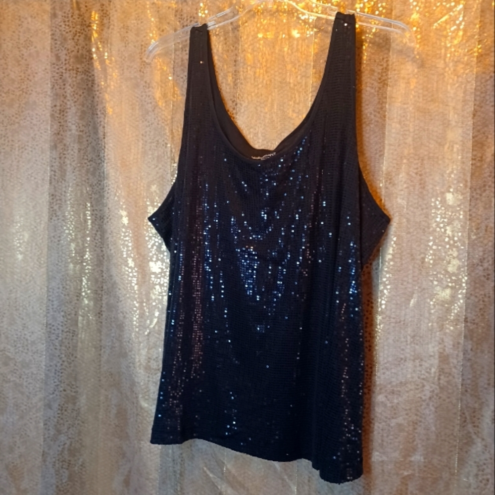 Size 22/24 tank top.  Black sequin front.